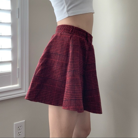 DARK ACADEMIA PLAID SKIRT - Picture 3 of 6